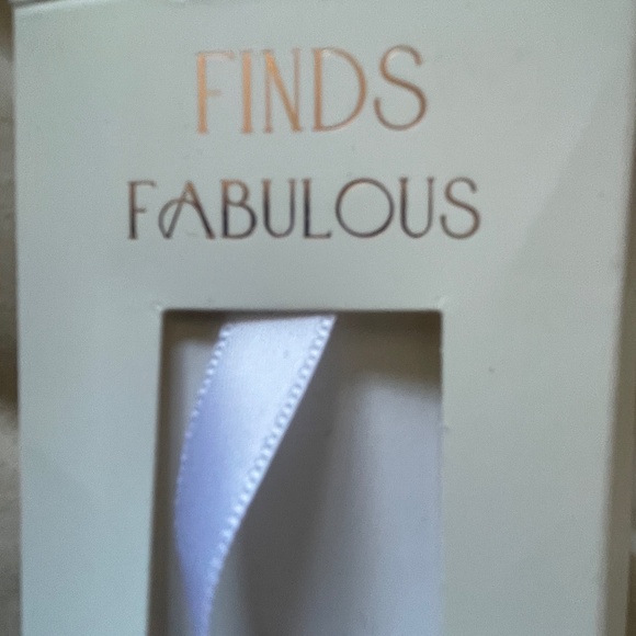 Brand New Finds Fabulous 3-in-1 Bridal Tie Belt - Picture 3 of 8